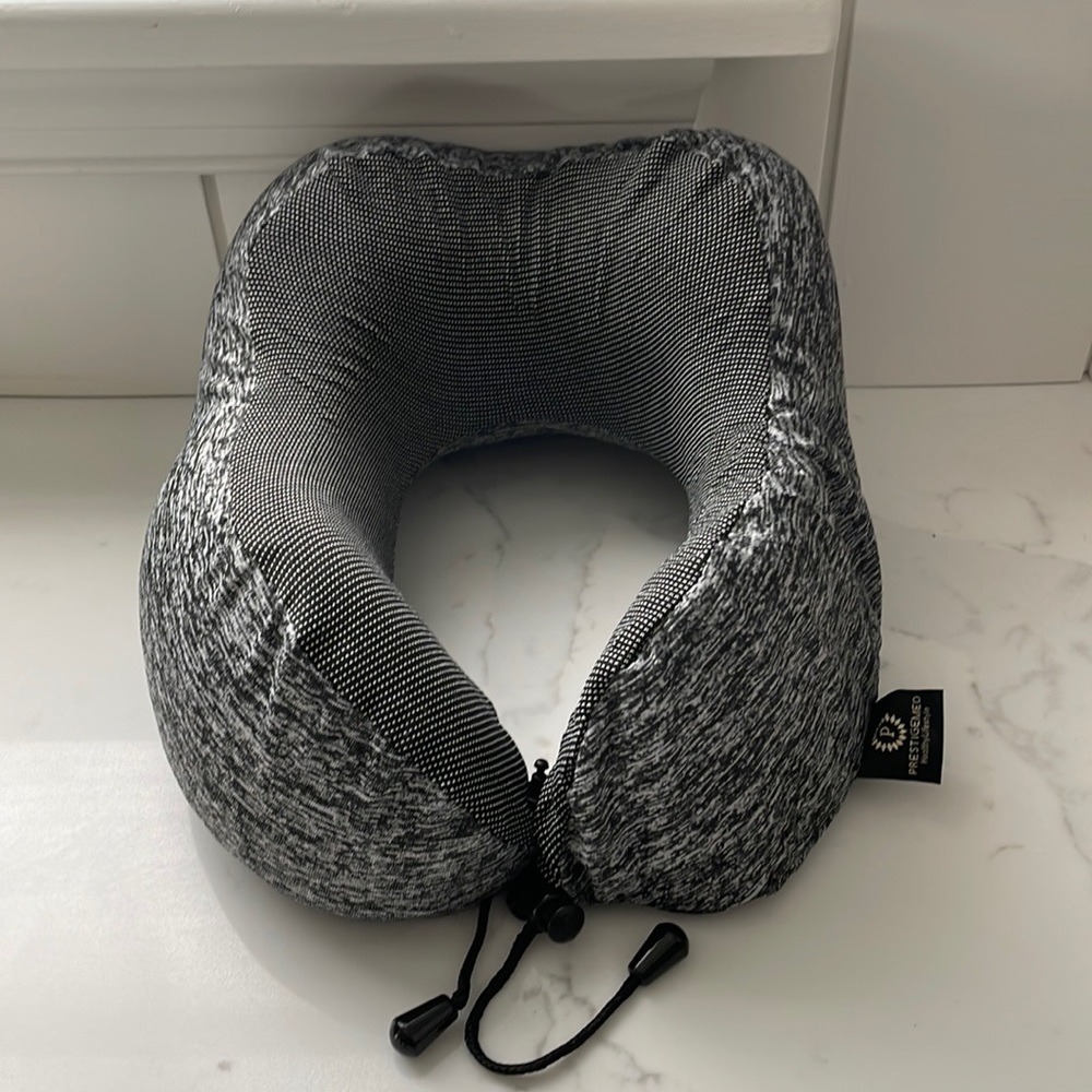 Memory foam travel neck pillow